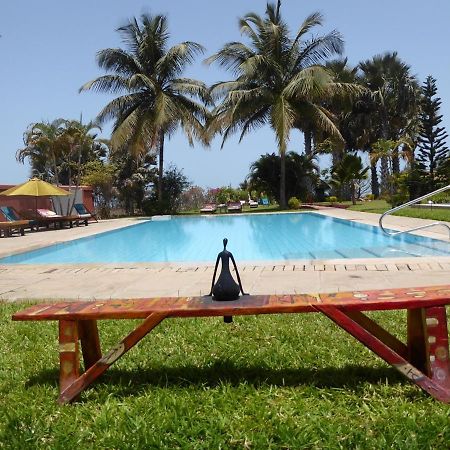Leo'S Beach Hotel - Adults Only Brufut Zewnętrze zdjęcie