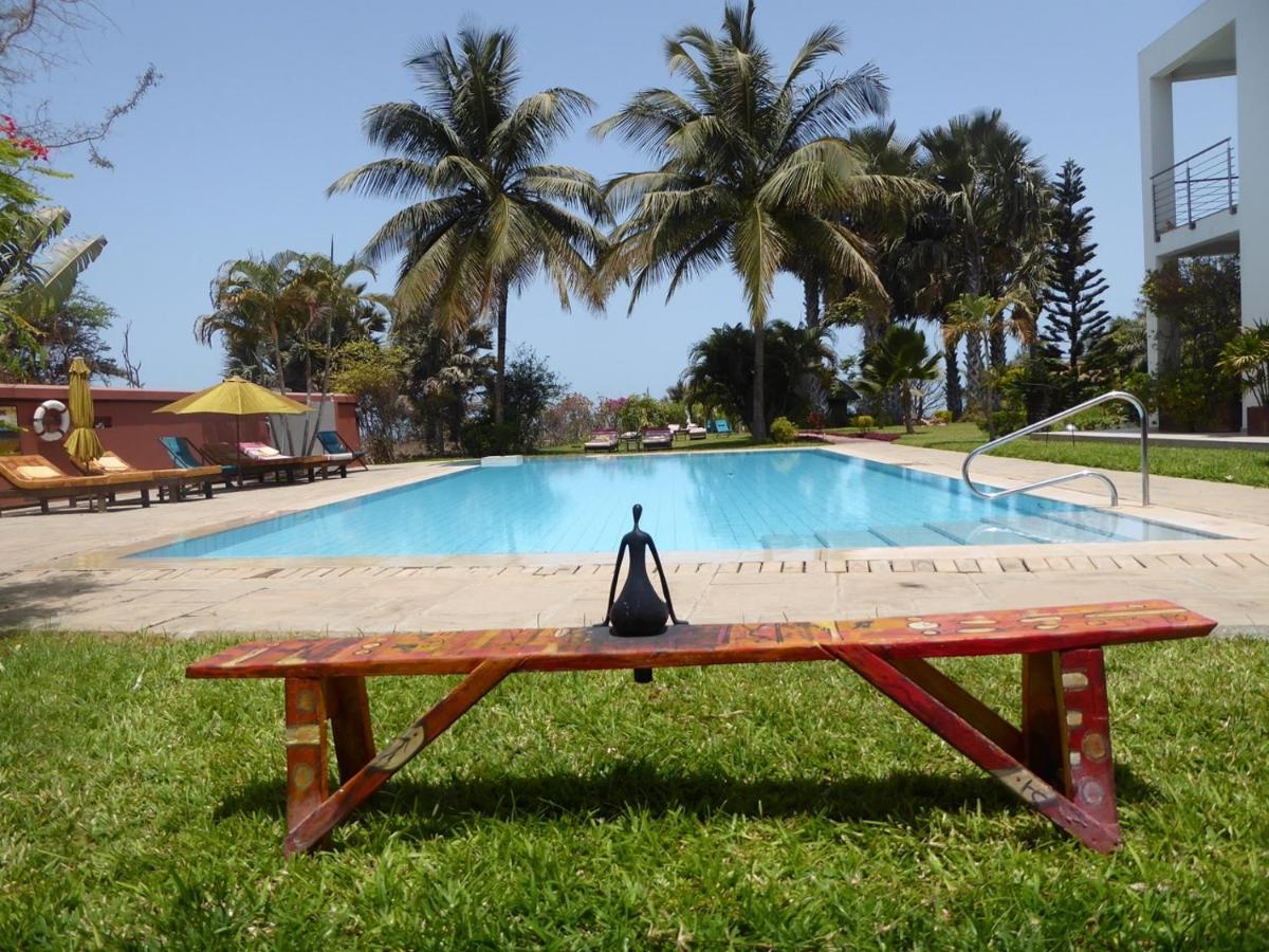 Leo'S Beach Hotel - Adults Only Brufut Zewnętrze zdjęcie