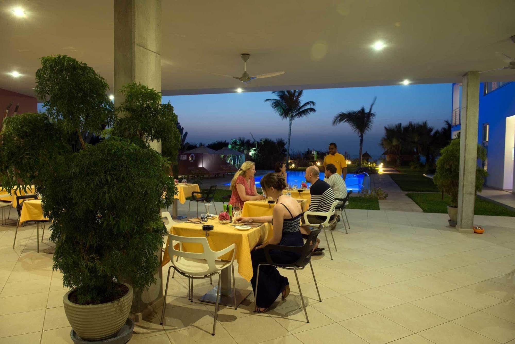 Leo'S Beach Hotel - Adults Only Brufut Zewnętrze zdjęcie